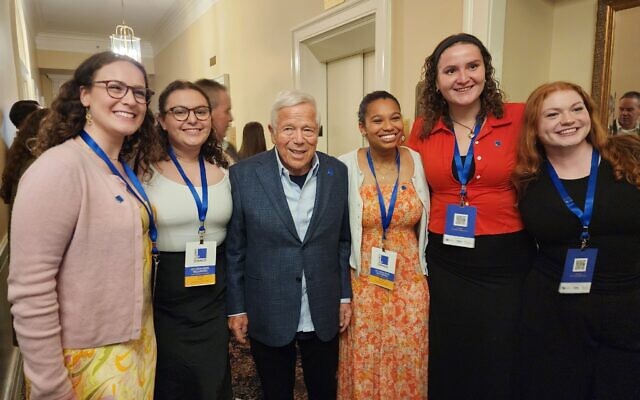 New England Patriots owner Robert Kraft meets with student leaders on April 22. (Photo by Adam Reinherz) New England Patriots owner Robert Kraft meets with student leaders on April 22. (Photo by Adam Reinherz)
