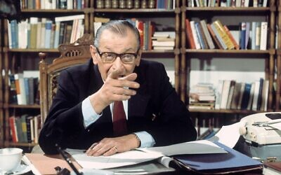 A portrait of Friedrich Torberg, Jan. 1, 1970. (KPA/United Archives via Getty Images)