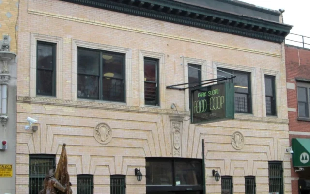 The Park Slope Food Coop in Brooklyn, N.Y. (Credit: Beyond My Ken via Wikimedia Commons)