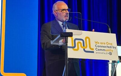 Jewish Federation of Pittsburgh President and CEO Jeff Finkelstein addressed the Sydney Jewish community during a three-day mission six months after the Bondi Beach shooting. (Photo provided by Jeff Finkelstein)