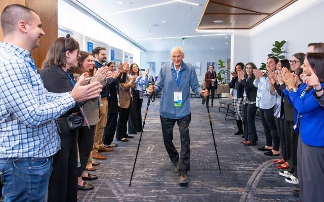 Harold Grinspoon received a warm welcome by the several hundredparticipants at PJ Library's conference held in April 2026 in Springfield, Massachusetts. (Courtesy PJ Library)