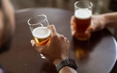 Program organizers hope that a beer and conversation will bring communities closer. (Photo by Ketut Subiyanto via Pexels)
