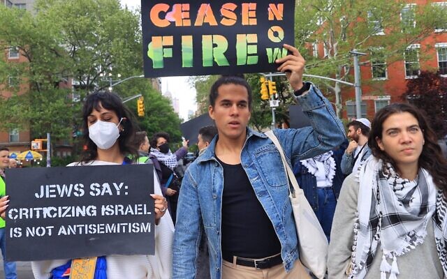 An Emergency Solidarity Shabbat at Washington Square Park on May 3, 2024 in New York City. (Selcuk Acar/Anadolu via Getty Images)