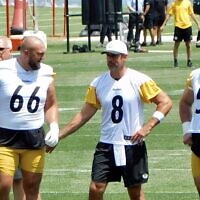 Aaron Rodgers at Steelers' training camp in 2025 (Photo by Cramerwiki, CC0, via Wikimedia Commons)