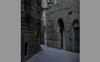 The old Jewish Quarter of Barcelona, with the Sinagoga Major on the left (Photo courtesy of Malik Shabazz, Wikimedia Commons)