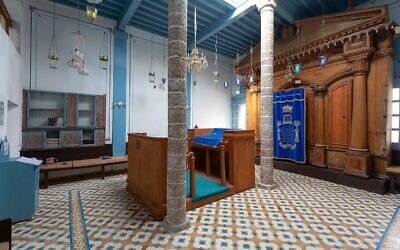 Slat Lkahal Synagogue in Essaouira, Morocco (Photo courtesy of Shin Tours, Elfathiamine, Creative Commons)