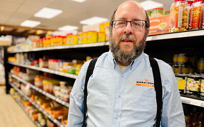 Aryeh Markovic runs Murray Avenue Kosher with his parents, Saul and Beth. (Photo by Benyamin Cohen)