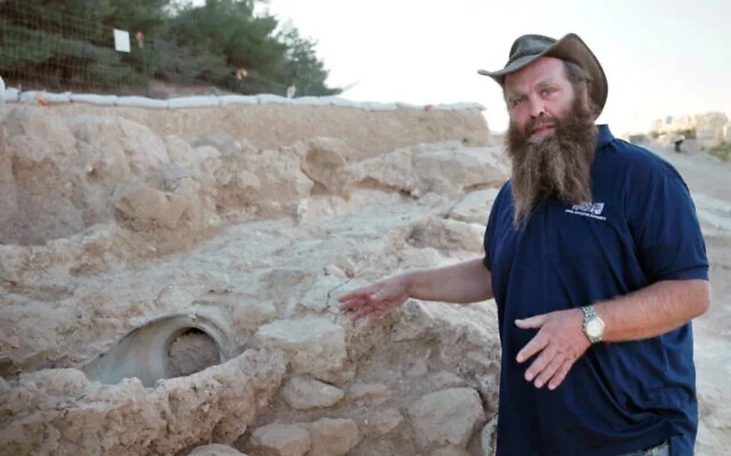 Benyamin Storchan, excavation director on behalf of the Israel Antiquities Authority, at the Jerusalem Aqueduct excavation. (Emil Aladjem/Israel Antiquities Authority)