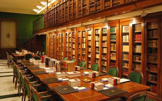 A view inside the Spanish Royal Academy's library. (Albeins/Wikimedia Commons) A view inside the Spanish Royal Academy's library. (Albeins/Wikimedia Commons)