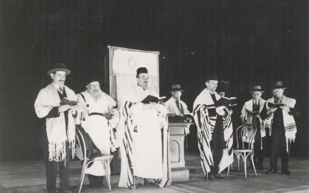 Photograph of religious services held by the First Podolier Independent Society on the occasion of the opening of the auditorium of the Irene Kaufmann Settlement House, c. 1928.  (Photo courtesy of the Rauh Jewish Archives)