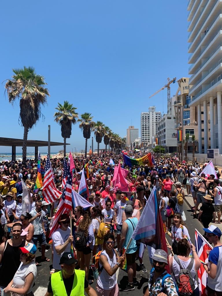 Thousands attend Tel Aviv pride in 'largest parade since coronavirus