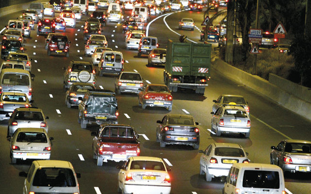 A traffic jam on Israel’s Ayalon Highway, near the entrance to Tel Aviv. (Moshe Shai/Flash90)