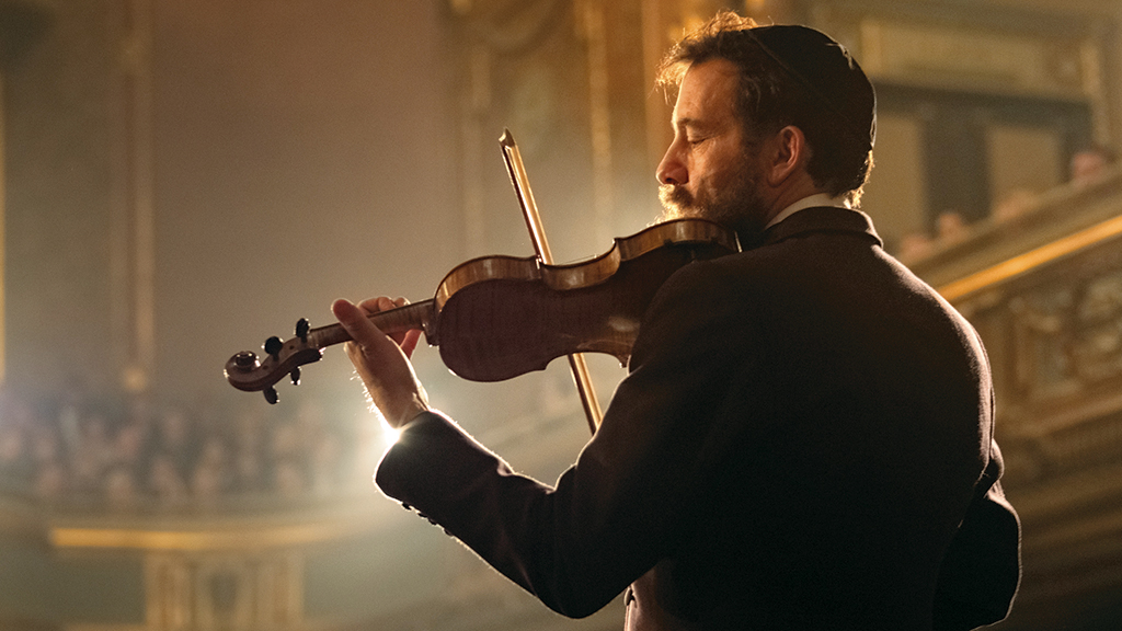 Adskille tåbelig Fatal Clive Owen plays a chasidic violin virtuoso in new film 'The Song of Names'  | The Jewish Standard