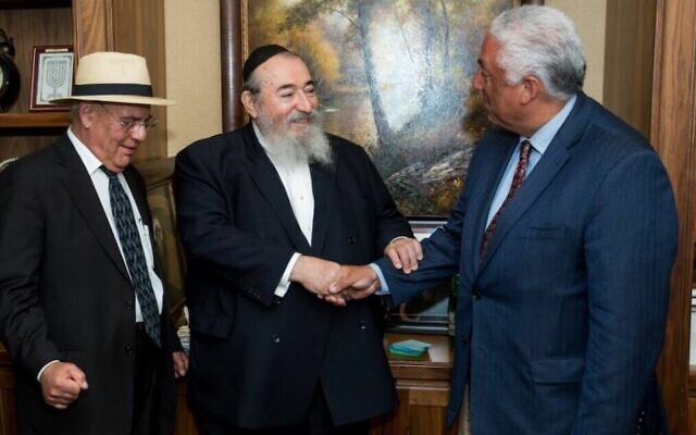 Mayer Rispler, center, a leader in the Satmar Hasidic community, at a meeting in 2017. (Twitter) Mayer Rispler, center, a leader in the Satmar Hasidic community, at a meeting in 2017. (Twitter)