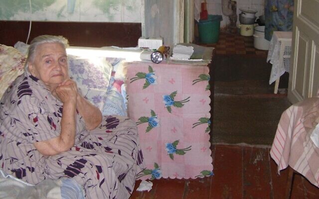 Holocaust survivor Larisa Rakovskaya in her Odessa apartment, Sept. 14, 2012. (Cnaan Liphshiz)