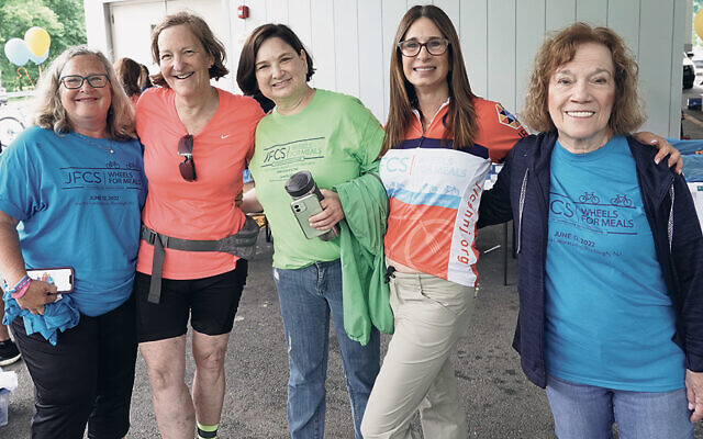 Beth Chananie of Team Jewish Standard, Dr. Marcy Goldstein, Ann Leib, Suzette Diamond, and Susan Nagler were among last year’s riders/walkers. (Photos courtesy JFCS)