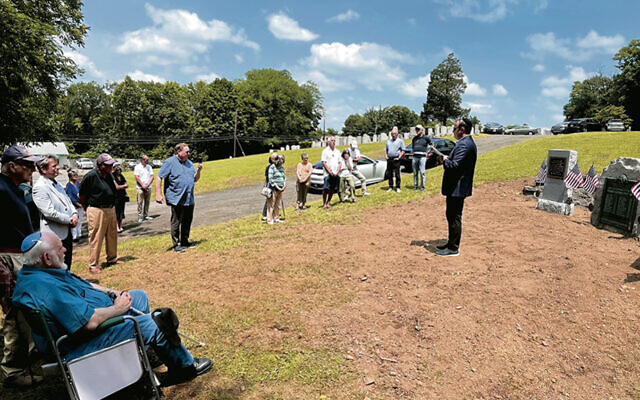 Jewish war veterans are remembered at a Veteran’s Day ceremony last year. (Photos courtesy the Cemetery Association of Northern New Jersey) Jewish war veterans are remembered at a Veteran’s Day ceremony last year. (Photos courtesy the Cemetery Association of Northern New Jersey)