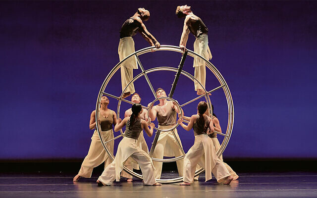 Dancers perform Carolyn Dorfman’s “Echad.” (PhotoS by Jaqui Medlock)