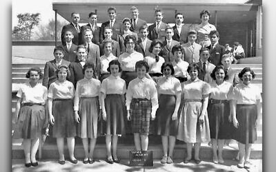 Yavneh Academy of Paterson’s 1960 graduation class