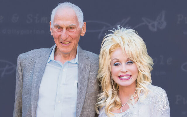 Harold Grinspoon and Dolly Parton (Grinspoon Foundation/Facebook)