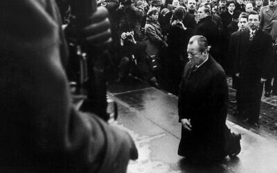 Then West German Chancellor Willy Brandt kneels in front of the memorial to the heroes of the April 1943 uprising in the former Jewish ghetto in Warsaw, Poland, Dec. 7, 1970. (Getty Images)