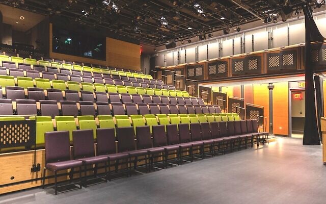The JCC Manhattan’s Goldman-Sonnenfeldt Auditorium reopened in November 2021 after a year-long renovation, in anticipation of in-person events that have been stalled again by the omicron variant of COVID-19. (Courtesy MMJCCM)