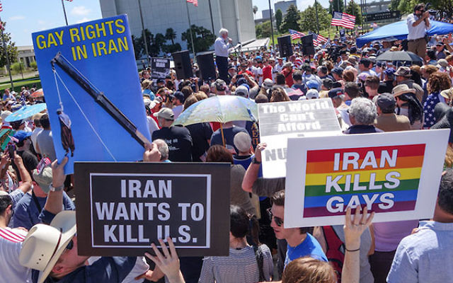 Hundreds turned out for a protest in Los Angeles against the Iran nuclear deal, July 26, 2015. (Peter Duke)