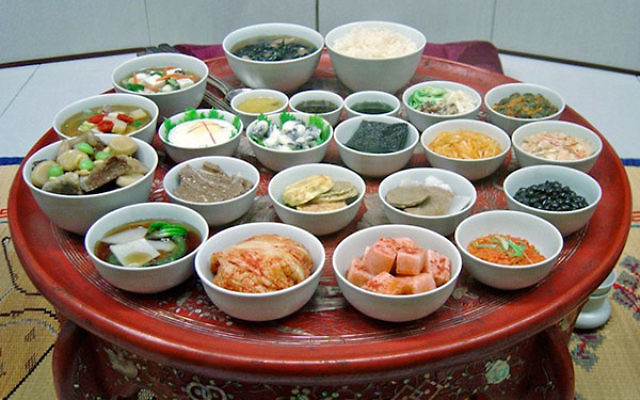 Hanjungsik is a traditional Korean meal with an array of dishes. (Wikimedia Commons)