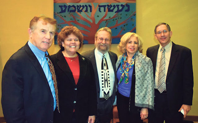 Itamar Marcus, far right, is joined by, from left, Joseph Puder and Ferne Hassan, executive director and associate executive director, respectively, of the Philadelphia office of StandWithUs; Rabbi Robert Wolkoff; and program chair Naomi Vilko. &nbsp