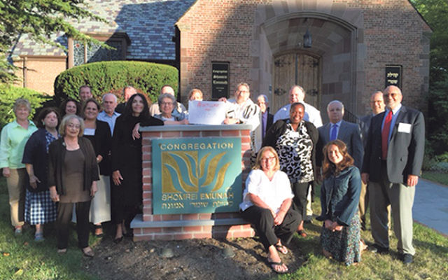 Shomrei Emunah in Montclair has added its photo to MoveOn.Org’s “America Welcomes” initiative.     