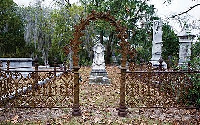 The Jewish section of the Bonaventure Cemetery in Savannah. (Photos by Richard Nowitz)