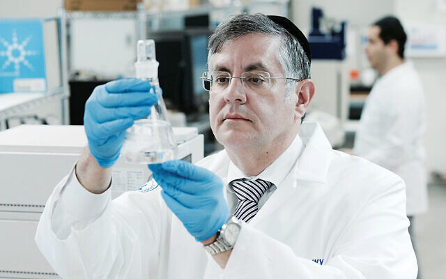 Dr. Zvi Loewy Dr. Zvi Loewy