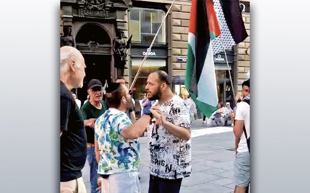 Rabbi Boteach is attacked by
Jew-haters in Vienna. Rabbi Boteach is attacked by
Jew-haters in Vienna.