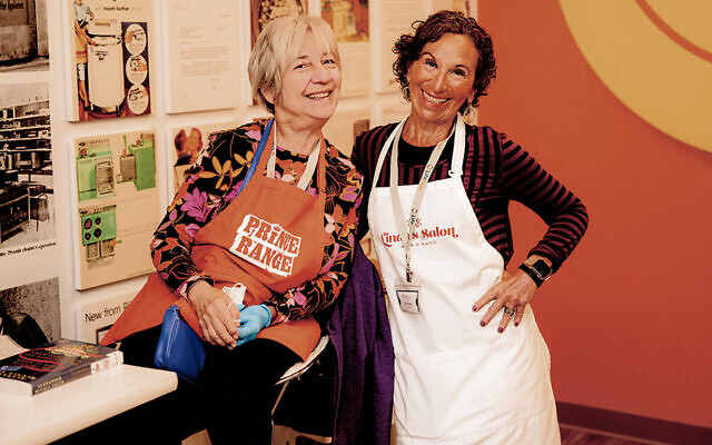 Volunteers Suzanne Grossman and Shari Flaeck. Volunteers Suzanne Grossman and Shari Flaeck.