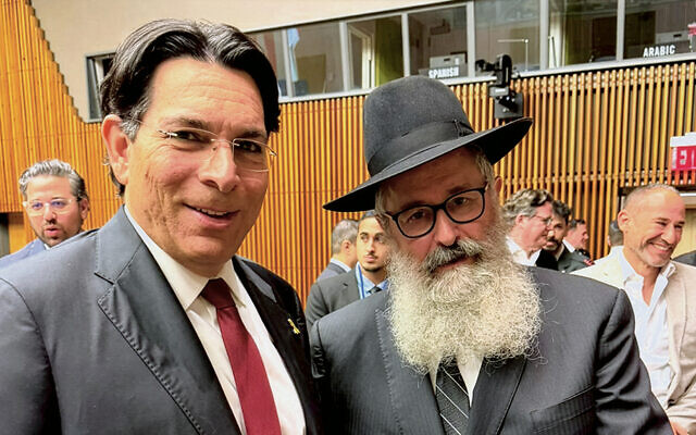 Danny Danon and Rabbi Yosef Carlebach (Rabbi Mendy Carlebach) Danny Danon and Rabbi Yosef Carlebach (Rabbi Mendy Carlebach)