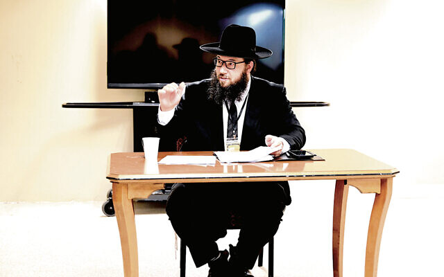 Rabbi Mike Moskowitz speaks at an earlier Eshel parents’ retreat. (All photos by Stefanie Diamond) Rabbi Mike Moskowitz speaks at an earlier Eshel parents’ retreat. (All photos by Stefanie Diamond)