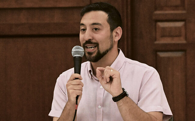 Rabbi Simeon Cohen (Jerry Siskind)
