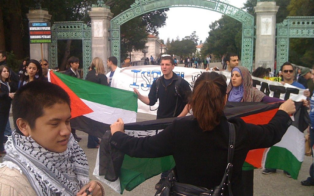 Illustrative photo of pro-Palestinian demonstrators facing pro-Israel demonstrators at an Israel Apartheid Week event at the University of California, Berkeley, in February 2012. (CC-BY/James Buck/Flickr)