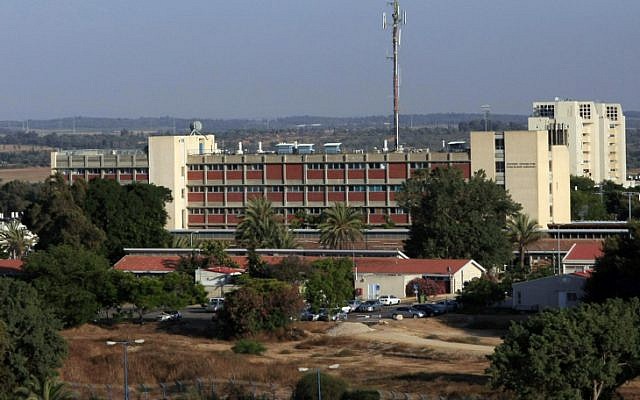 Barzilai Medical Center, Ashkelon (photo credit: Tsafrir Abayovr/Flash90)