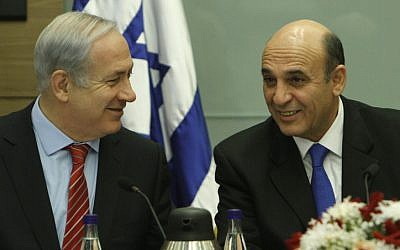 Konferensi pers Netanyahu dan Mofaz mengenai pemerintahan persatuan tertunda karena masalah mikrofon