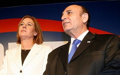 Livni mengharapkan pembenaran, namun kemenangan Mofaz pada hari Selasa dapat mengakhiri karir politiknya