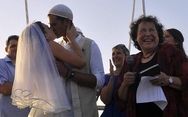 Illustrative: A Reform wedding in Tel Aviv, not recognized by the rabbinate. (Serge Attal/Flash90)