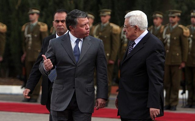 Jordan's King Abdullah (left), pictured with Palestinian Authority President Mahmoud Abbas on a visit to Ramallah in November, 2011. (Issam Rimawi/Flash90)
