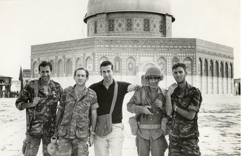 Abraham Rabinovich (center) on Temple Mount, 1967 (photo credit: author's photo)
