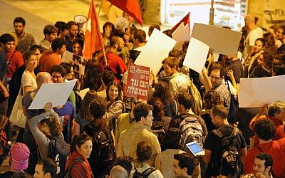 Ratusan protes kesepakatan persatuan, yel-yel ‘Bibi, Mofaz, pulang’