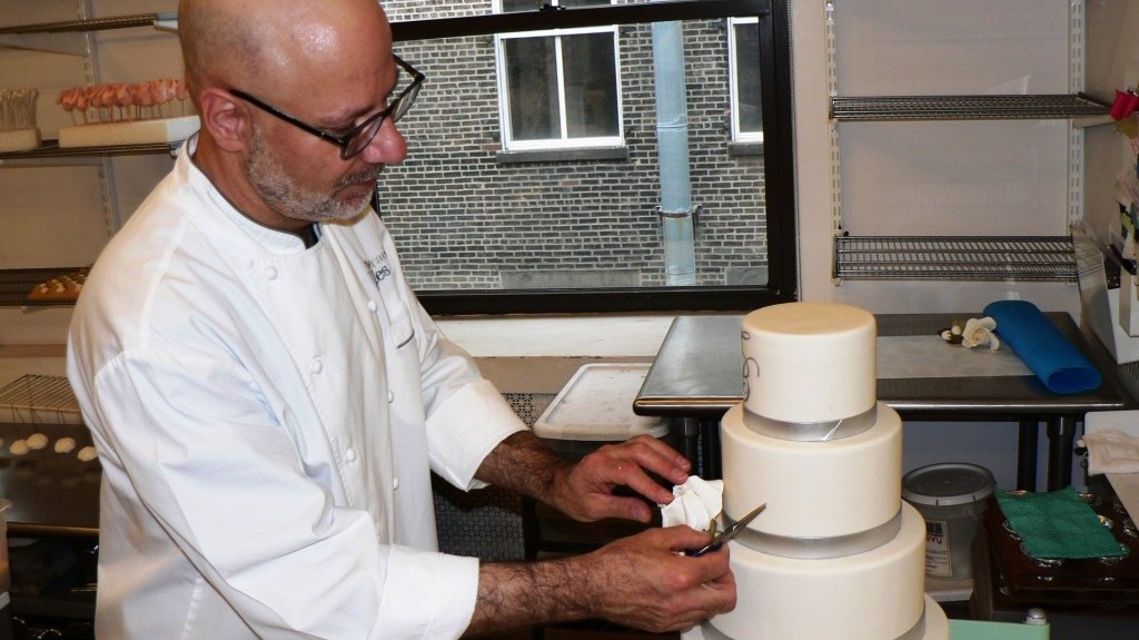 Koki pastry Israel sepenuhnya berbakat di belakang ‘Sweet Genius’