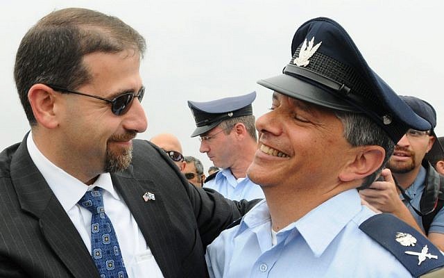 Israel Air Force Chief, Major-General Amir Eshel with American Ambassador Dan Shapiro (left), as he becomes the new commander of the IAF in May (photo credit: Yossi Zeliger/Flash90)