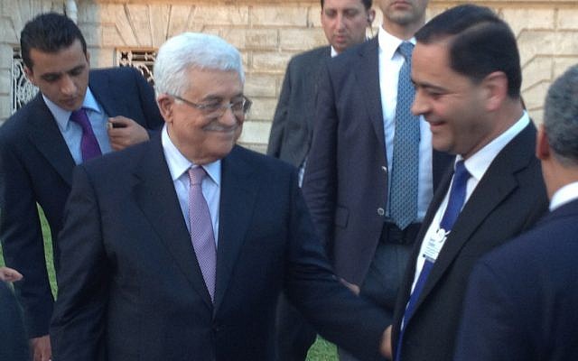 Mahmoud Abbas with a WEF participant at the Dolmabahce Palace in Istanbul. (photo credit: Raphael Ahren / Times of Israel staff)