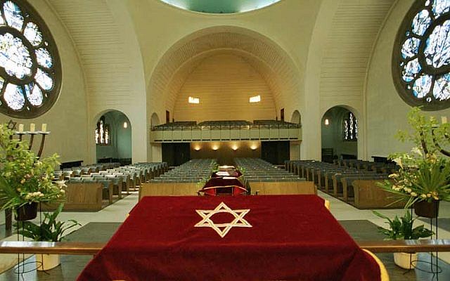 The interior of the Roonstrasse synagogue (photo credit: courtesy sgk.de)