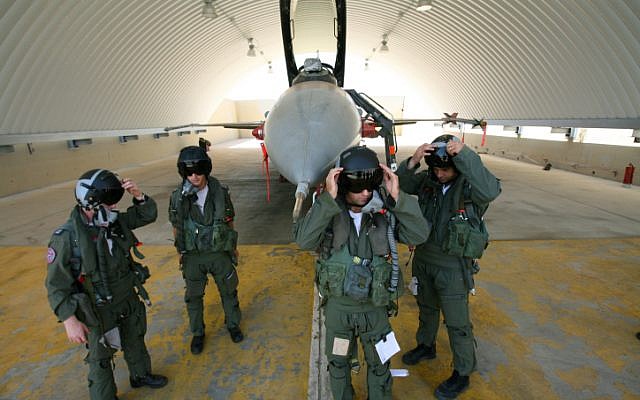 IAF pilots near a plane after training (Illustrative photo: Moshe Shai/Flash90)